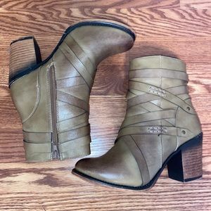 Pierre Dumas heeled booties